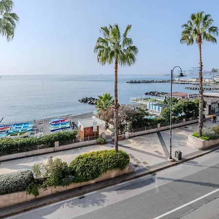 Finestra Sul Blu - Ac & Wifi - Di Fronte Al Mare Apartment