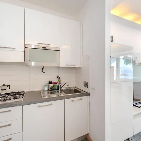 Apartment Finestra Sul Blu - Ac & Wifi - Di Fronte Al Mare Genoa